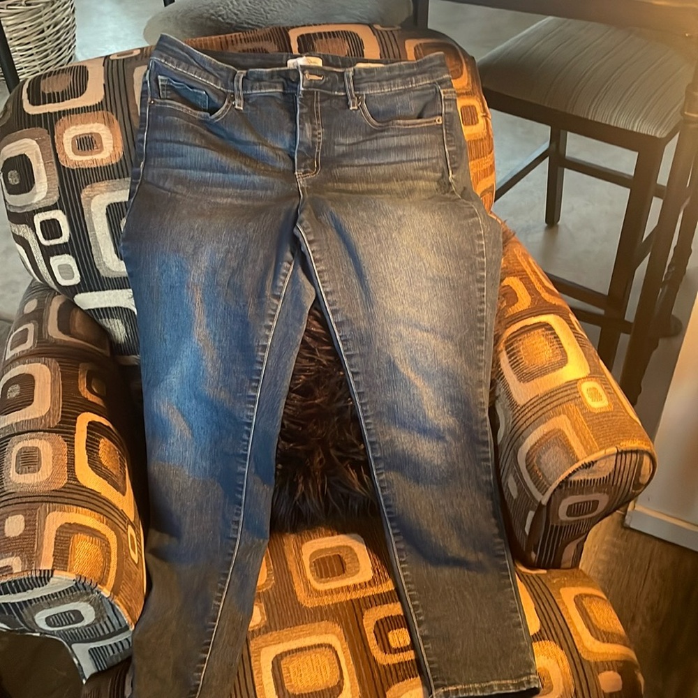 Jessica Simpson size 10 high rise ankle jeans